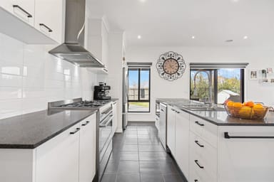 Property 4 William Court, LANCEFIELD VIC 3435 IMAGE 0