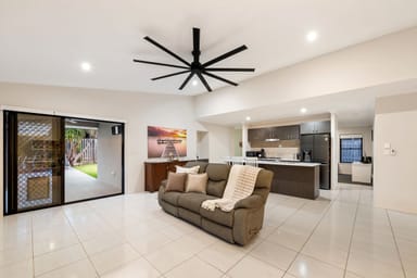 Property 17 Forest Pines Boulevard, FOREST GLEN QLD 4556 IMAGE 0