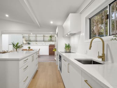 Property 4 Nealdon Street, HOLLAND PARK QLD 4121 IMAGE 0