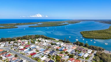 Property 18 Booker Parade, GOLDEN BEACH QLD 4551 IMAGE 0