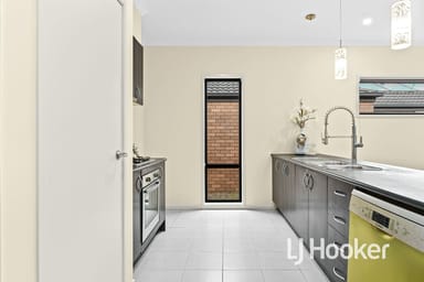 Property 17 Aspendale Place, Lyndhurst VIC 3975 IMAGE 0