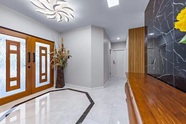 Property 18 Henderson Street, Cannon Valley QLD 4800 IMAGE 0