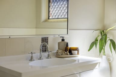 Property 17 Sun Court, Calliope QLD 4680 IMAGE 0