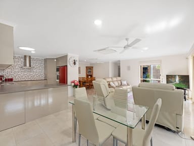 Property 8 Woodland Close, TORQUAY QLD 4655 IMAGE 0