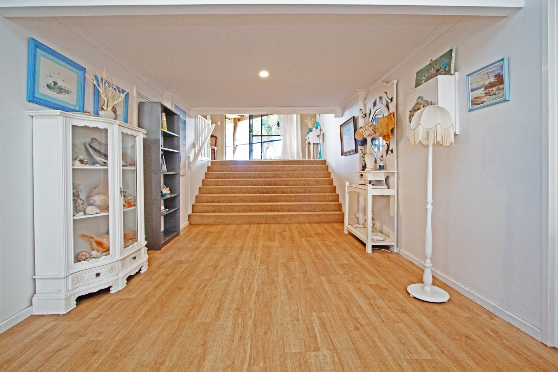 Listing gallery