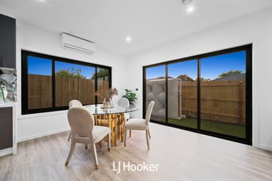 Property 2/15 Parkland Avenue, Hampton Park VIC 3976 IMAGE 0