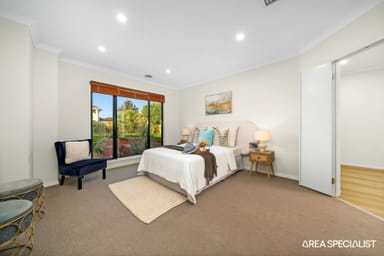 Property 8 Matilda Court, Lynbrook VIC 3975 IMAGE 0