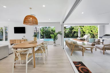 Property 8 Pipit Parade, Burleigh Waters QLD 4220 IMAGE 0