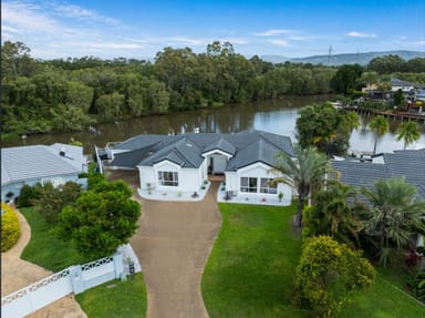 Property 7 Cutwater Close, CLEAR ISLAND WATERS QLD 4226 IMAGE 0