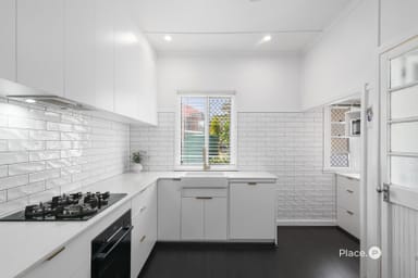 Property 745 Cavendish Road, Holland Park QLD 4121 IMAGE 0