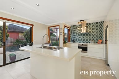 Property 28 Sunways Avenue, SEVEN MILE BEACH TAS 7170 IMAGE 0