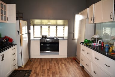 Property 8 Poplar Street, BARCALDINE QLD 4725 IMAGE 0