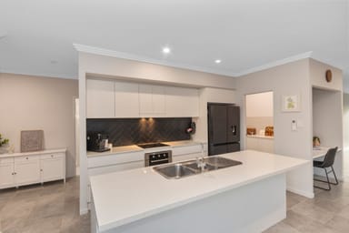 Property 17 Observation Rise, Julago QLD 4816 IMAGE 0