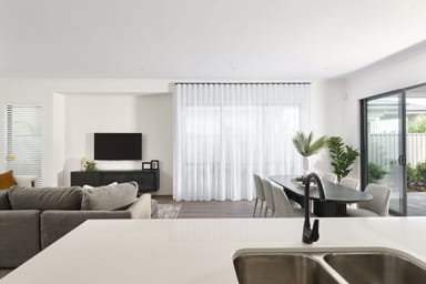 Property CAVERSHAM WA 6055 IMAGE 0