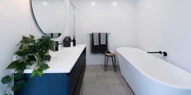 Property 10 Casuarina Close, TORONTO NSW 2283 IMAGE 0