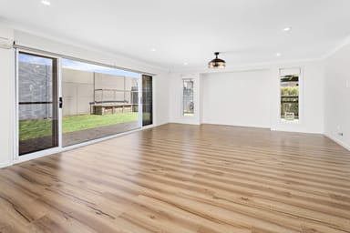 Property 15 Tallawarra Crescent, HAYWARDS BAY NSW 2530 IMAGE 0