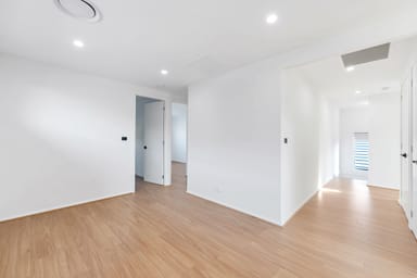 Property 19 Bayhorse Avenue, CARNES HILL NSW 2171 IMAGE 0