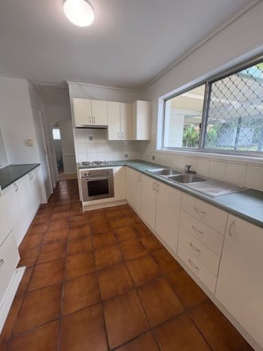 Property 69 Dandenong Road, JAMBOREE HEIGHTS QLD 4074 IMAGE 0