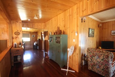 Property 21 Maslen Road, EIDSVOLD QLD 4627 IMAGE 0