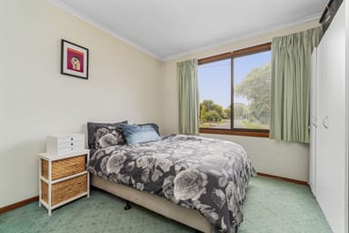 Property 18 Nodding Avenue, Frankston North VIC 3200 IMAGE 0
