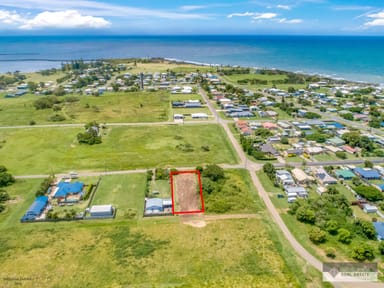 Property 21 Hansen Street, BURNETT HEADS QLD 4670 IMAGE 0