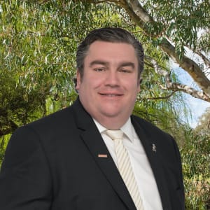 Property Agent Lorry Colussi