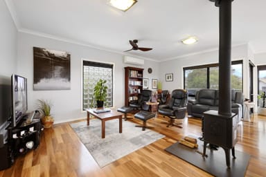 Property 4 Hillcrest Rise, LAKES ENTRANCE VIC 3909 IMAGE 0