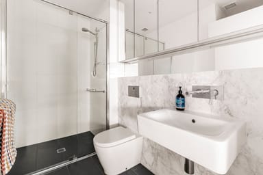 Property 302/2 Kingsley Street, Elwood VIC 3184 IMAGE 0