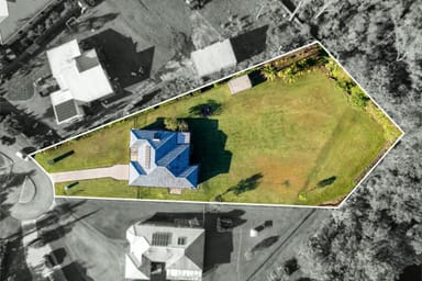 Property 9 Bowerbird Place, Landsborough QLD 4550 IMAGE 0