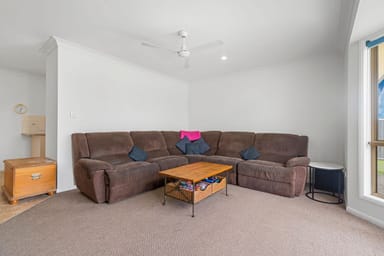 Property 9 Wilkinson Drive, CRESTMEAD QLD 4132 IMAGE 0