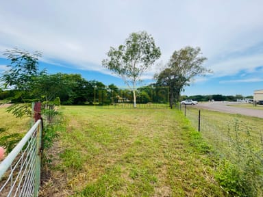 Property 10 Harris Lane, QUEENTON QLD 4820 IMAGE 0