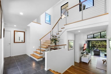 Property 5 Gill Court, MUDGEERABA QLD 4213 IMAGE 0