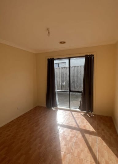Property 8 Regent Close, Burnside Heights VIC 3023 IMAGE 0