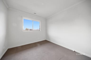 Property 5 Sherford Avenue, Werribee VIC 3030 IMAGE 0