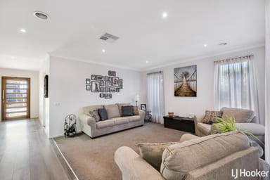 Property 31 Hollyhoke Drive, MADDINGLEY VIC 3340 IMAGE 0