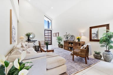 Property 7023 The Boulevard, BENOWA QLD 4217 IMAGE 0