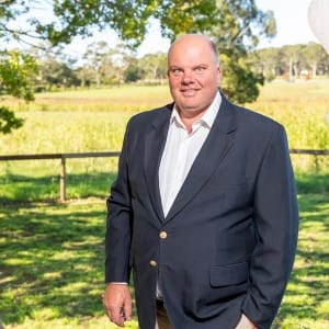 Property Agent Ian Cameron