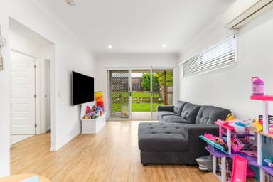 Property 33 Derwent Close, HOLMVIEW QLD 4207 IMAGE 0