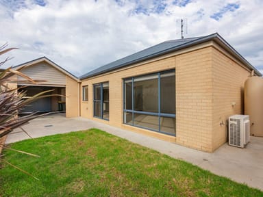 Property 1/1 Riviera Close, PAYNESVILLE VIC 3880 IMAGE 0