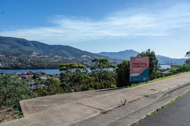 Property 32 Grevillea Avenue, Old Beach TAS 7017 IMAGE 0