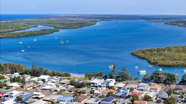 Property 18 Booker Parade, GOLDEN BEACH QLD 4551 IMAGE 0