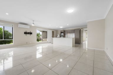 Property 24 Phipps Drive, MERINGANDAN WEST QLD 4352 IMAGE 0