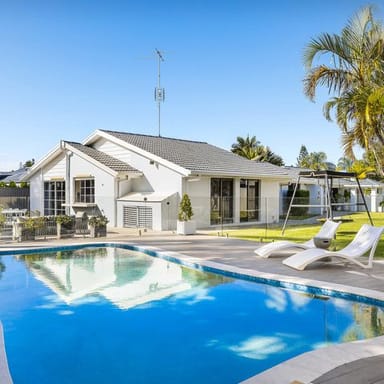 Property 15 McCleary Street, Sorrento QLD 4217 IMAGE 0