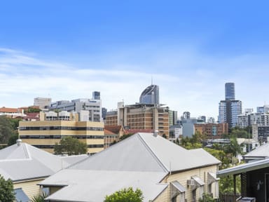 Property 1, 18 LOCKHART STREET, WOOLLOONGABBA QLD 4102 IMAGE 0