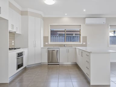 Property Unit 3, 17 Stawell St, Romsey VIC 3434 IMAGE 0