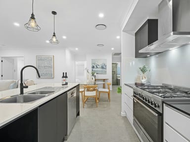 Property 8 Viewpoint Street, Pallara QLD 4110 IMAGE 0