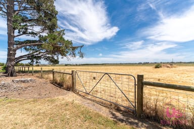 Property 2200 South Gippsland Highway, DEVON MEADOWS VIC 3977 IMAGE 0