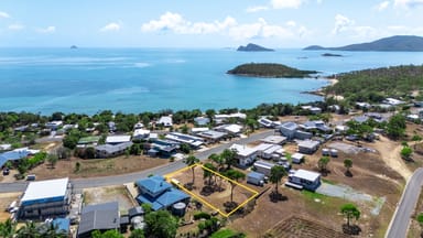 Property 34 Blackcurrant Drive, HIDEAWAY BAY QLD 4800 IMAGE 0