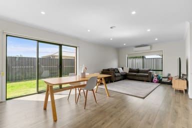 Property 10 Peck Place, Sale VIC 3850 IMAGE 0