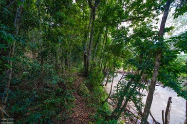 Property 8 Barklya Close, KAMERUNGA QLD 4870 IMAGE 0